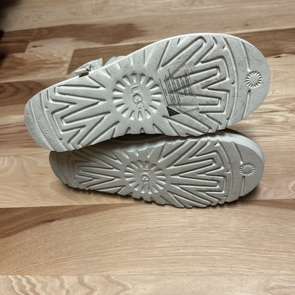 Ugg Boots - Picture 3 of 5